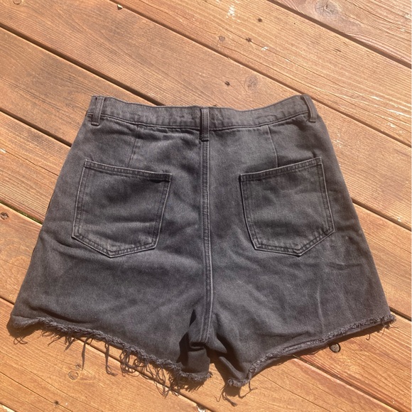 EUC Natasha Short in Vintage Black Wash Jean Shorts Size 32 - Picture 3 of 16